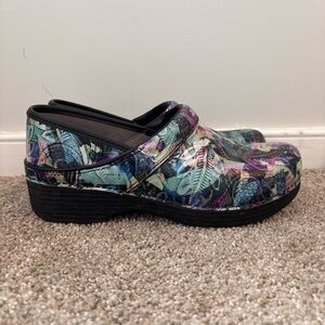 Dansko LT Pro Watercolor Tooled Clogs 41 10/10.5 Leather Nursing Comfort Shoes
